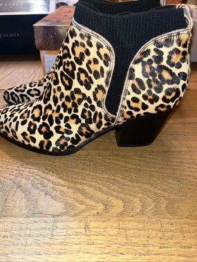 Bella Vita Women’s Booties Ankle Boots Black Tan Leopard Lottie 7 M